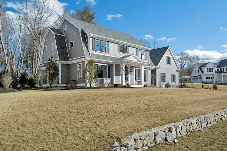 4 Fairs Ln Natick, MA 01760