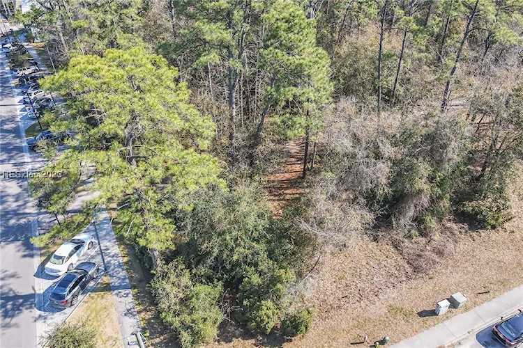 2 Dr Mellincamp Dr Bluffton, SC 29910