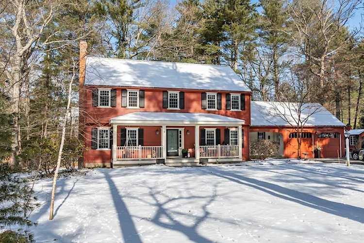 13 Colonial Dover, MA 02030
