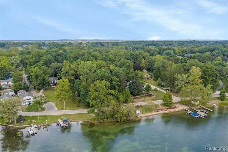 V/L 00 Silverside Dr Green Oak Twp, MI 48178 | MLS 20221047780 Photo 1