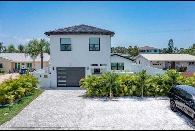 16015 Redington Dr Redington Beach, FL 33708