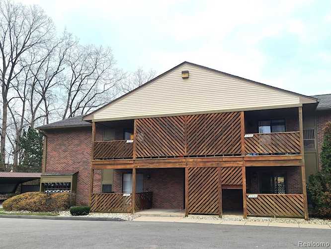 16544 Clarkson Dr Fraser, MI 48026 | MLS 20221065488 Photo 1