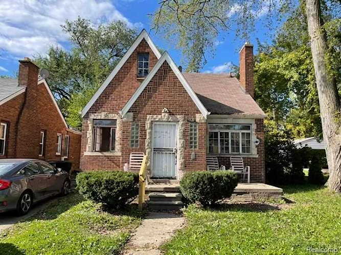 8291 Whitcomb St Detroit, MI 48228