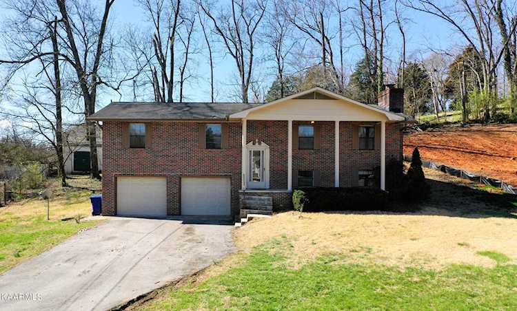633 Woodland Dr Clinton, TN 37716