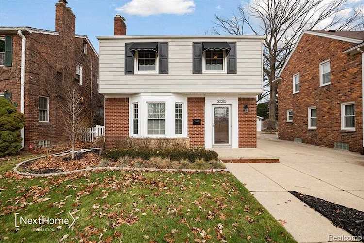 32210 W Chicago St Livonia, MI 48150 | MLS 20230000573 Photo 1