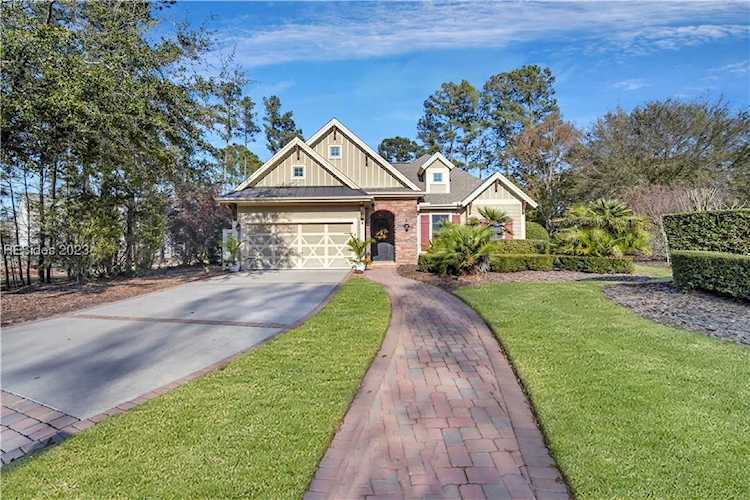 8 Sweet Marsh Ct Bluffton, SC 29910