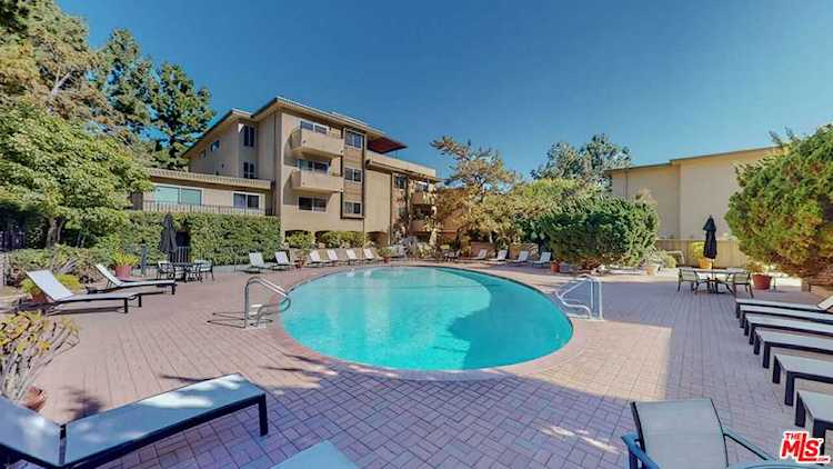 6752 Hillpark Dr #204 Los Angeles, CA 90068