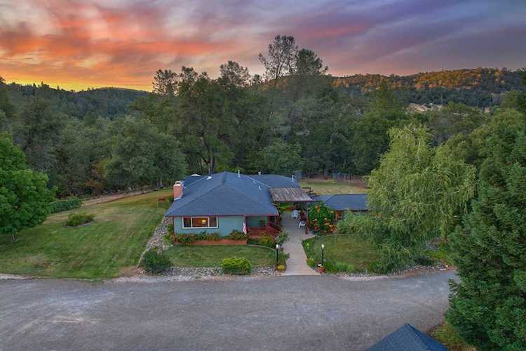 10131 Carriage Road Grass Valley, CA 95949