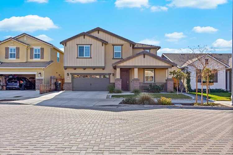 1160 Aartman Drive Ripon, CA 95366