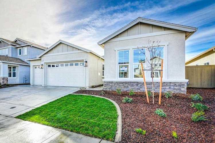 1681 Wadsworth Circle Roseville, CA 95747