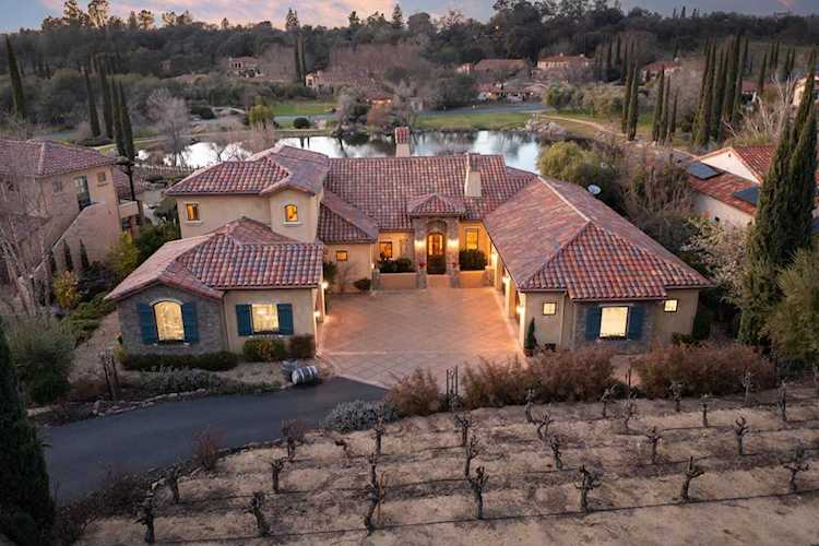 9627 Clos Du Lac Circle Loomis, CA 95650