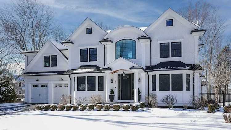 29 Mariella Way Dedham, MA 02026