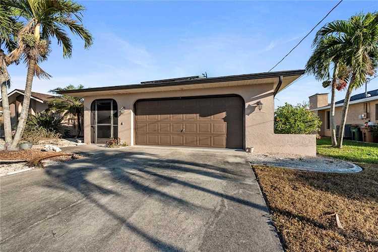 1305 SE 30th St Cape Coral, FL 33904