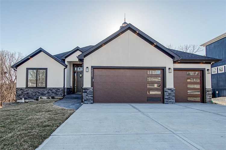 10227 N Miller Ln Kansas City, KS 66109