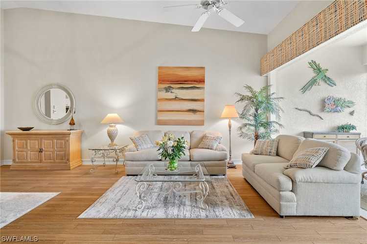 831 Sailaway Ln #202 Naples, FL 34108
