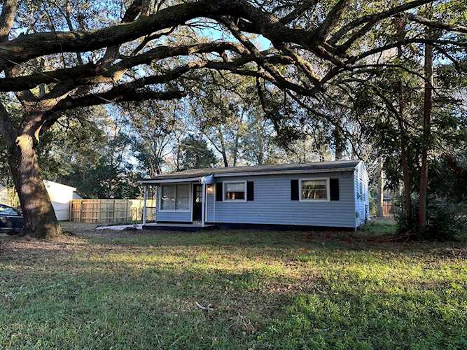 1721 W Robinhood Dr Charleston, SC 29407
