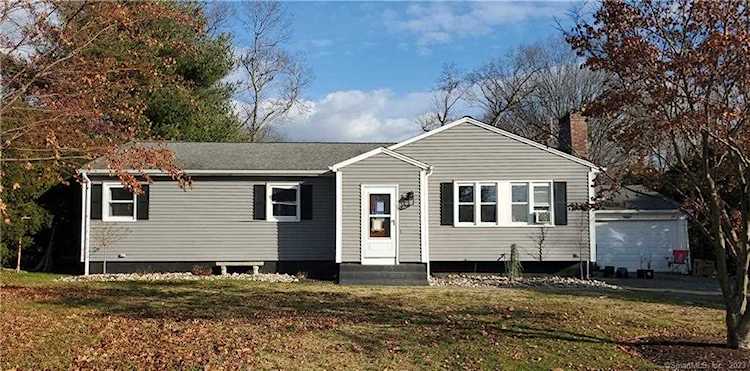 16 Stanton Road North Haven, CT 06473
