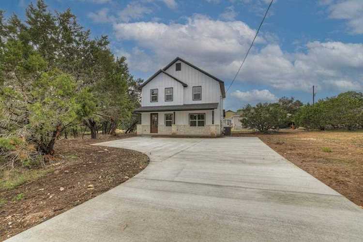 360 Caveside DR Canyon Lake, TX 78133