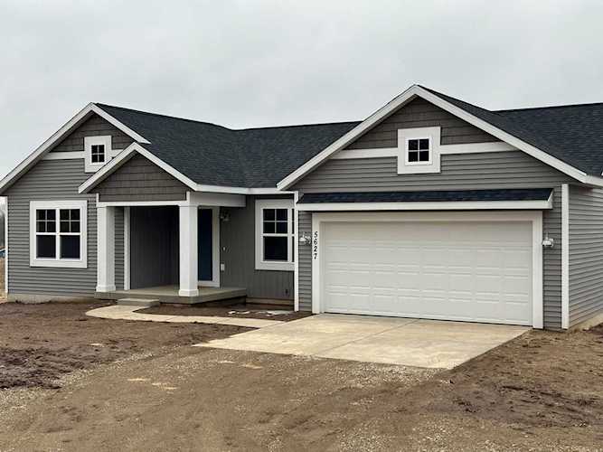5627 Grange Rd Middleville, MI 49333