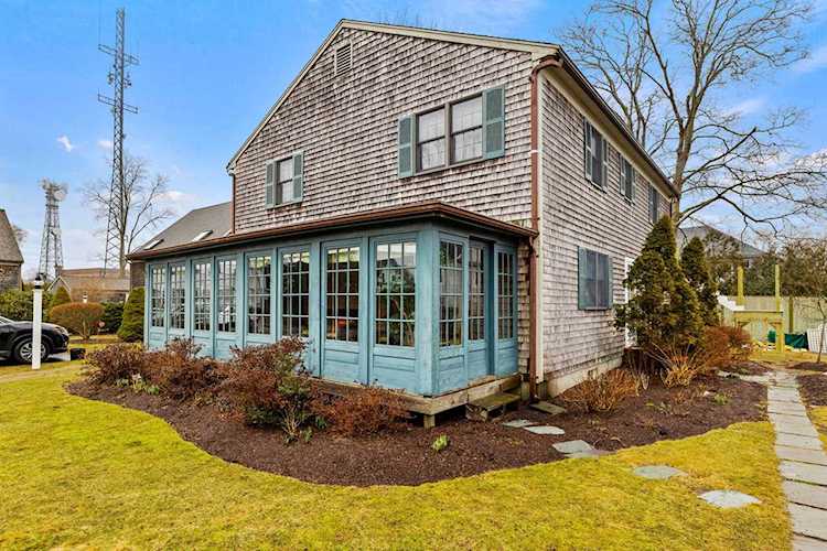 26 Shore Street Falmouth, MA 02540 | MLS 22300722 Photo 1