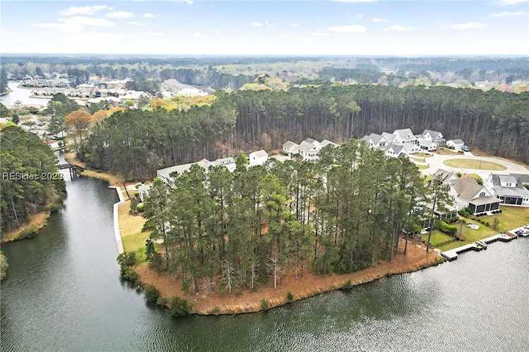 35 Blue Trail Ct Bluffton, SC 29910