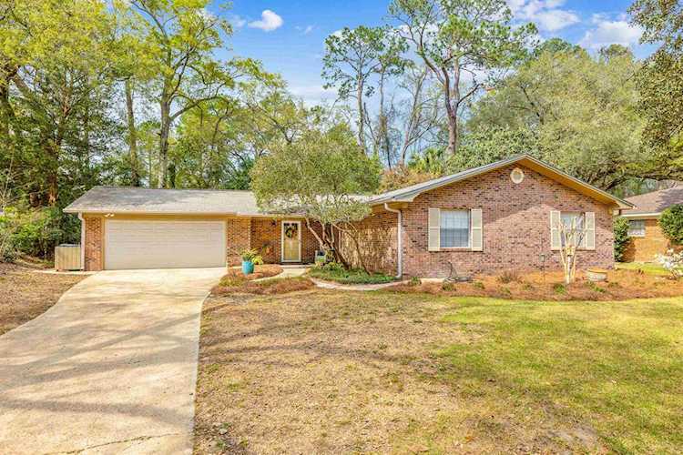 1605 Hedgefield Ct Tallahassee, FL 32308 in Woodgate Photo 1