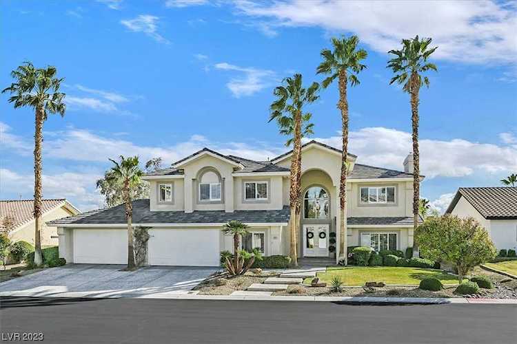 9905 Fox Springs Dr Las Vegas, NV 89117