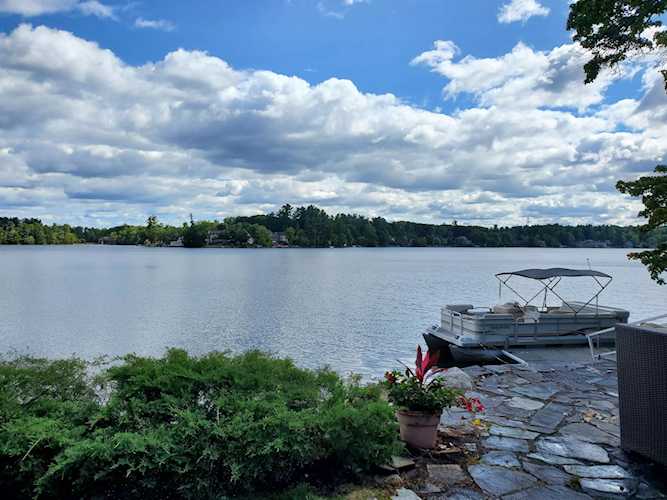 75 W. Shore Rd Windham, NH 03087