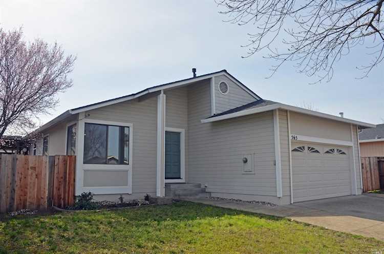 565 Empire Drive Ukiah, CA 95482 | MLS 323011218 Photo 1