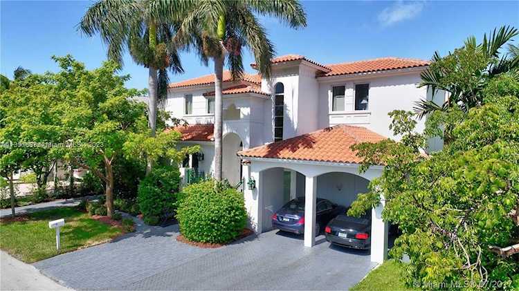 270 Ridgewood Rd Key Biscayne, FL 33149