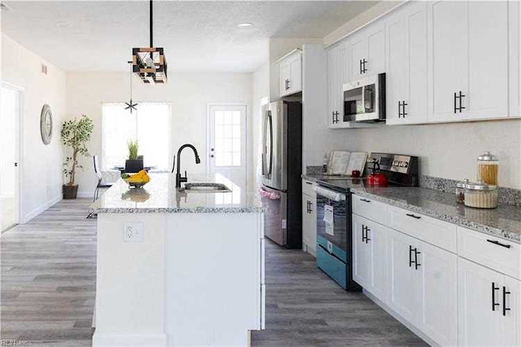 317 Cottonwood Ave Hampton, VA 23661 | MLS 10476880 Photo 1