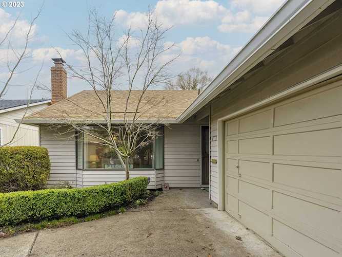 10360 SW Century Oak DR Tigard, OR 97224