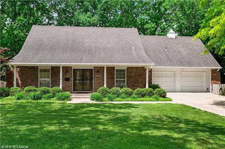 10100 El Monte St Overland Park, KS 66207