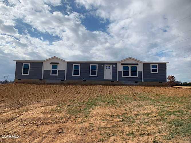 405 Barry Cove Dandridge, TN 37725