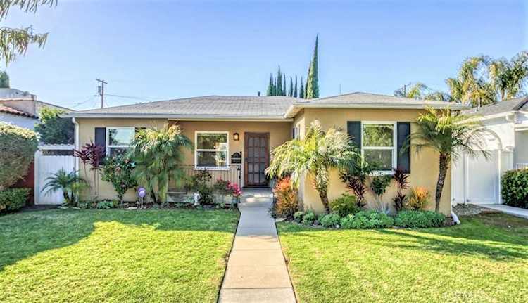 3521 Gardenia Ave Long Beach, CA 90807