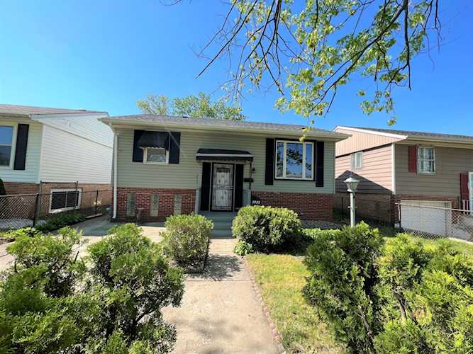 2025 W 146th St Dixmoor, IL 60426