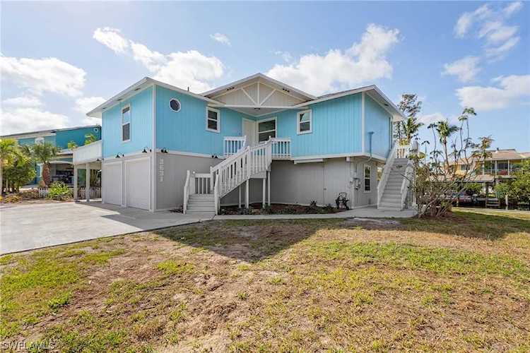 3631 Gondola Ln St. James City, FL 33956