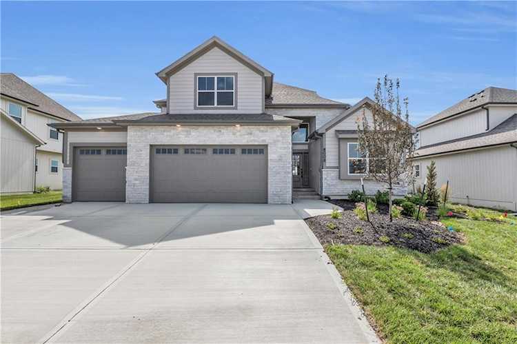 8008 Brockway St Shawnee, KS 66220