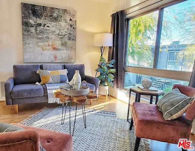 6041 Fountain Park Ln #13 Woodland Hills, CA 91367