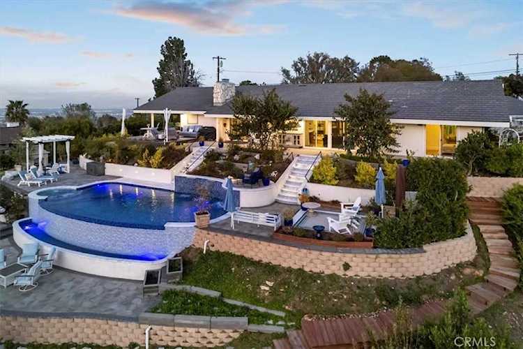 2 El Concho Ln Rolling Hills, CA 90274