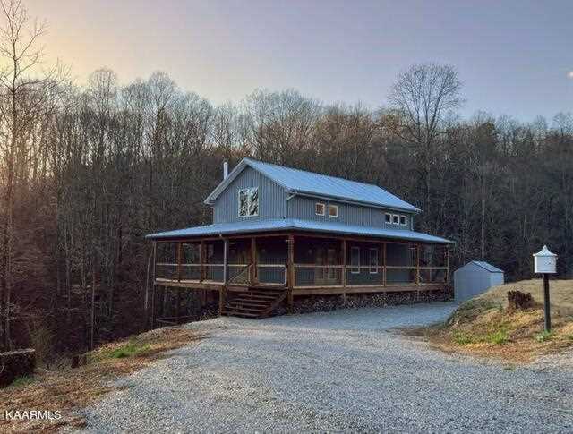 327 Whitaker Hollow Rd Rocky Top, TN 37769