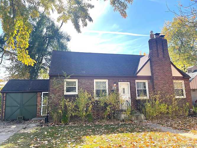 13641 Manhattan St Oak Park, MI 48237 | MLS 20221056458 Photo 1