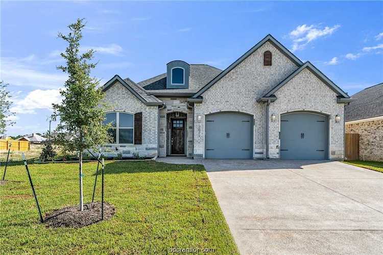3011 Teller Dr Bryan, TX 77808