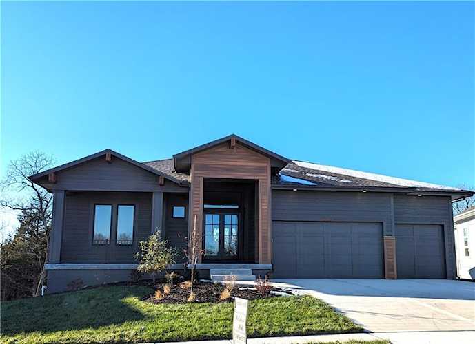 16908 Hayes St Overland Park, KS 66085