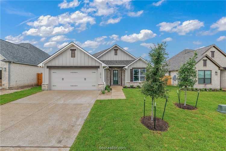 3013 Teller Dr Bryan, TX 77808