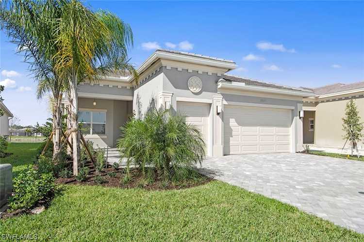 28614 Novato Ln Bonita Springs, FL 34135