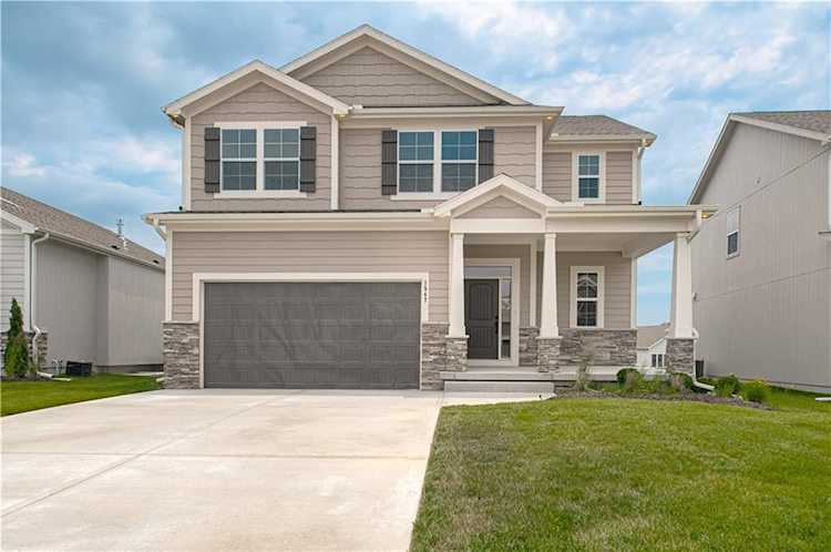 1547 SW Arbor Park Dr Lee's Summit, MO 64082