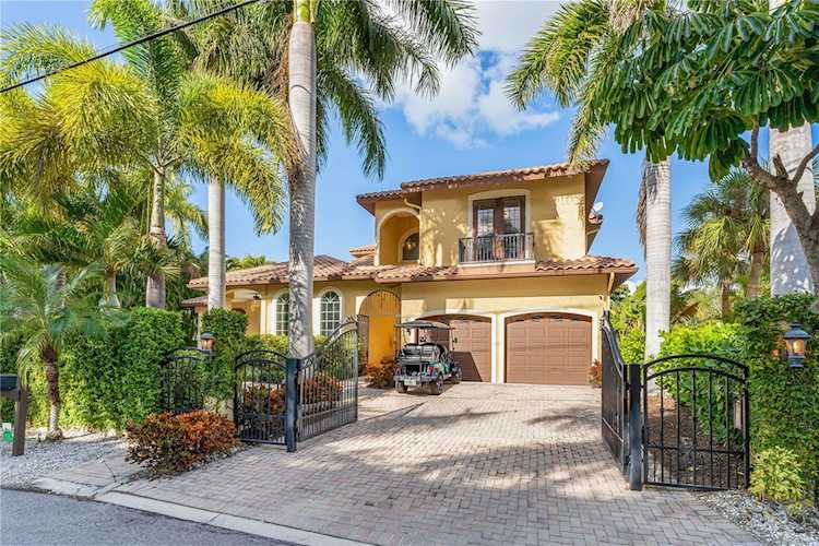 231 Garden Ln Sarasota, FL 34242
