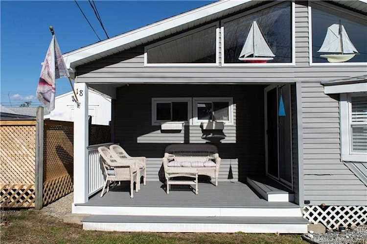 18 First Street Madison, CT 06443