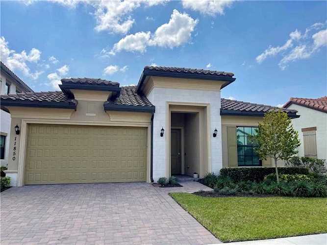 11850 N Baypoint Cir Parkland, FL 33076
